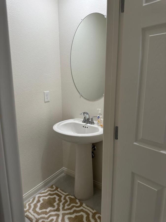 Beautiful Brand New 2 Bedroom Vegas Home! Fits 12 Or More,15-20 Minutes From Lv Strip Las Vegas Exterior photo